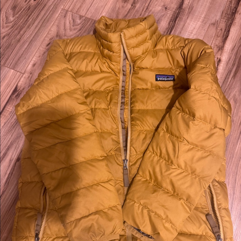 Patagonia Kids Down Jacket – Size S (7–8)
